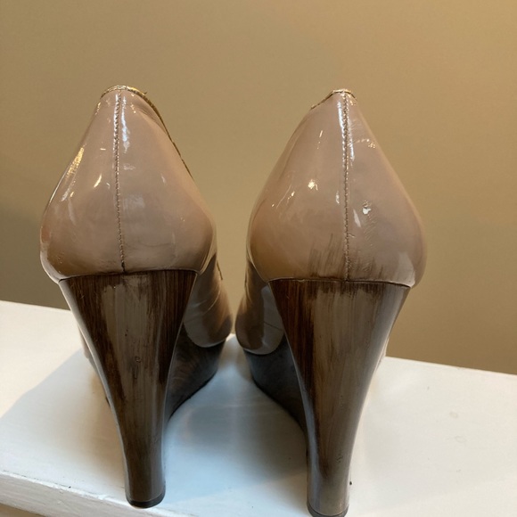 Jessica Simpson Platforms. Beige size 9 1/2 - Picture 5 of 8